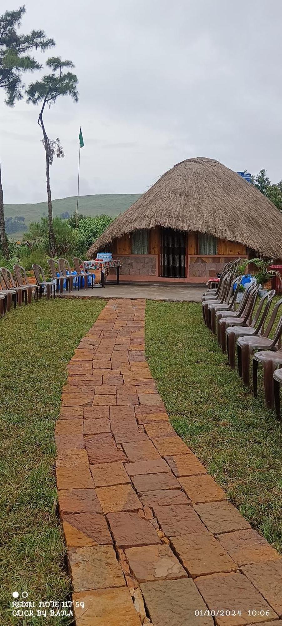 Meikha Homestay Pynursla Exteriér fotografie